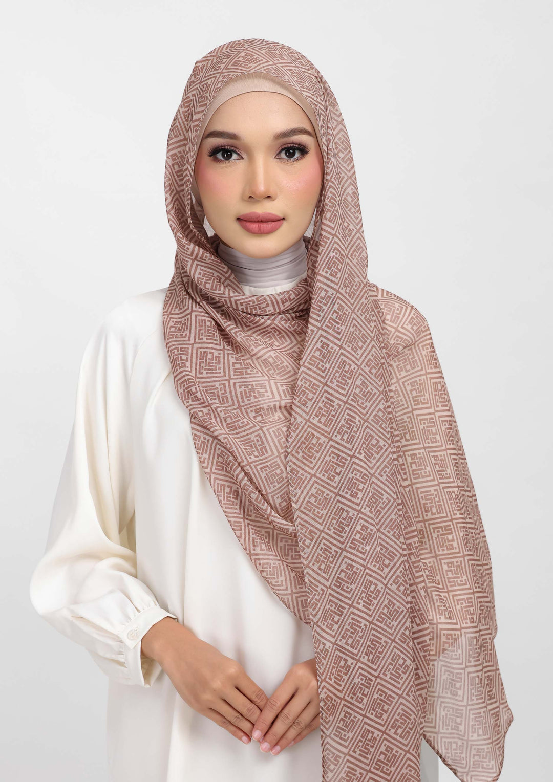 #style_monogram-maze-greige