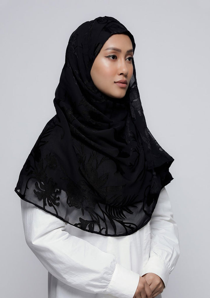 She Black - Printed Brasso - BOKITTA Hijab