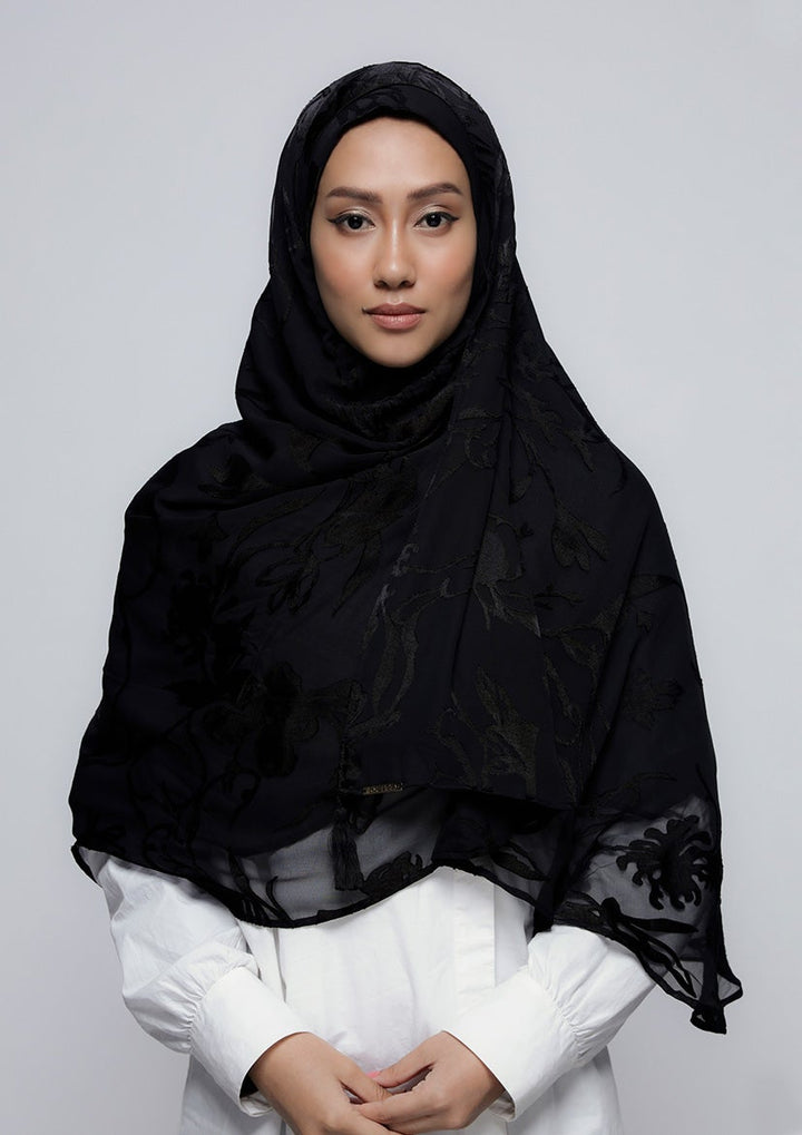 She Black - Printed Brasso - BOKITTA Hijab
