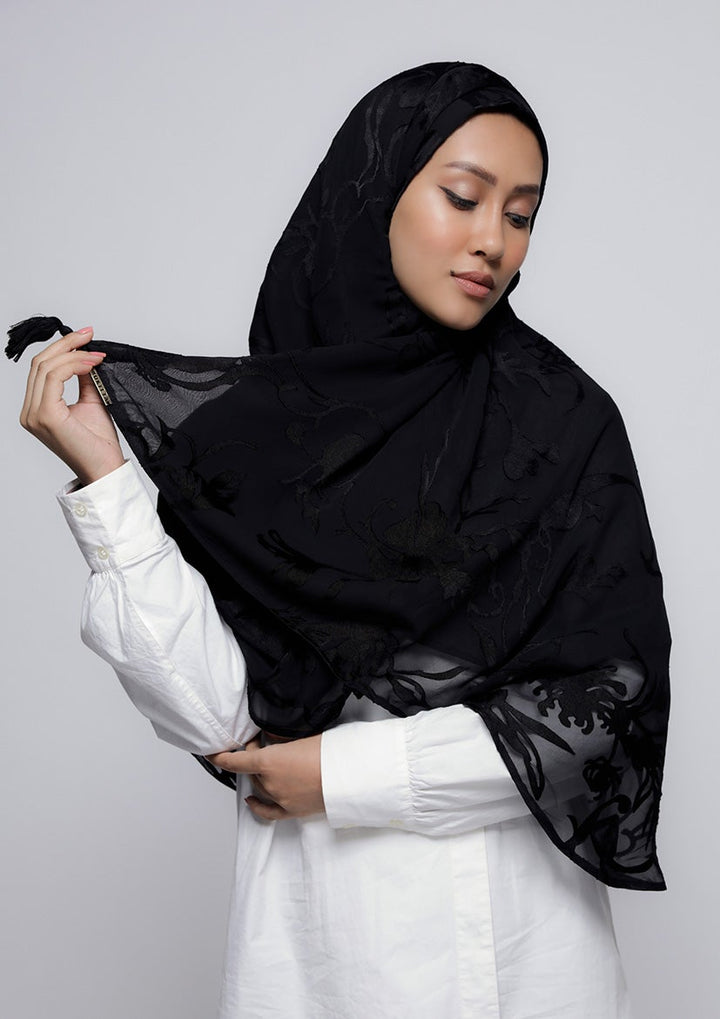She Black - Printed Brasso - BOKITTA Hijab