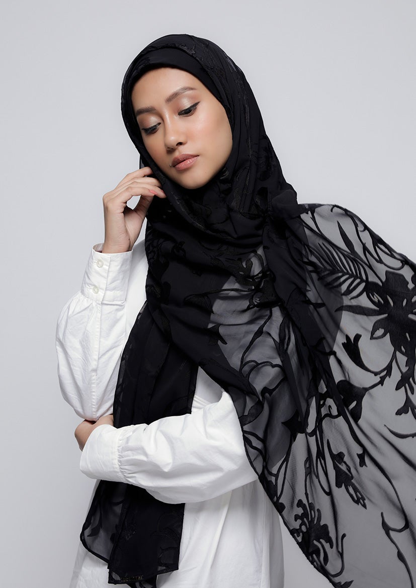 She Black - Printed Brasso - BOKITTA Hijab
