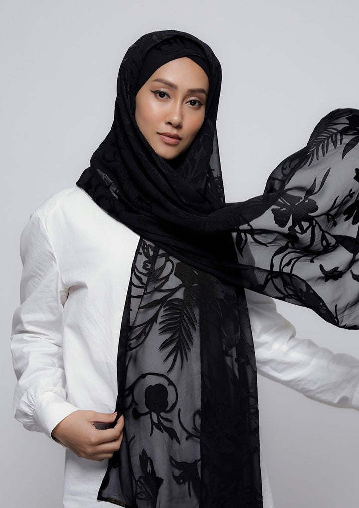 She Black - Printed Brasso - BOKITTA Hijab