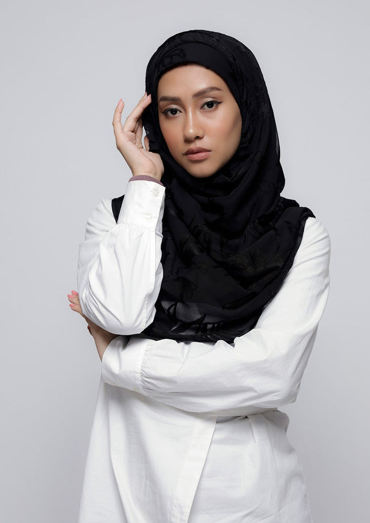 She Black - Printed Brasso - BOKITTA Hijab